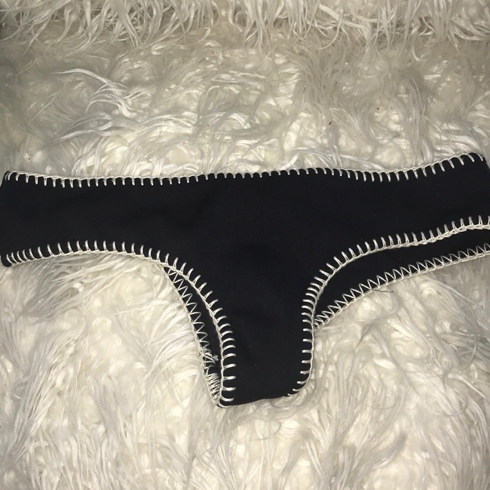 Victoria secret cheeky bottoms